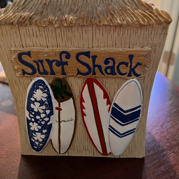 Dean Miller Bathroom, decor, beach scene, tissue and toothbrush set. - Picture 3 of 5